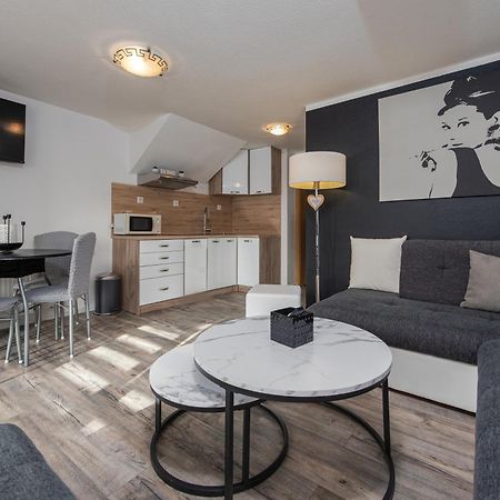 Nena Apartmani Vir Exterior photo