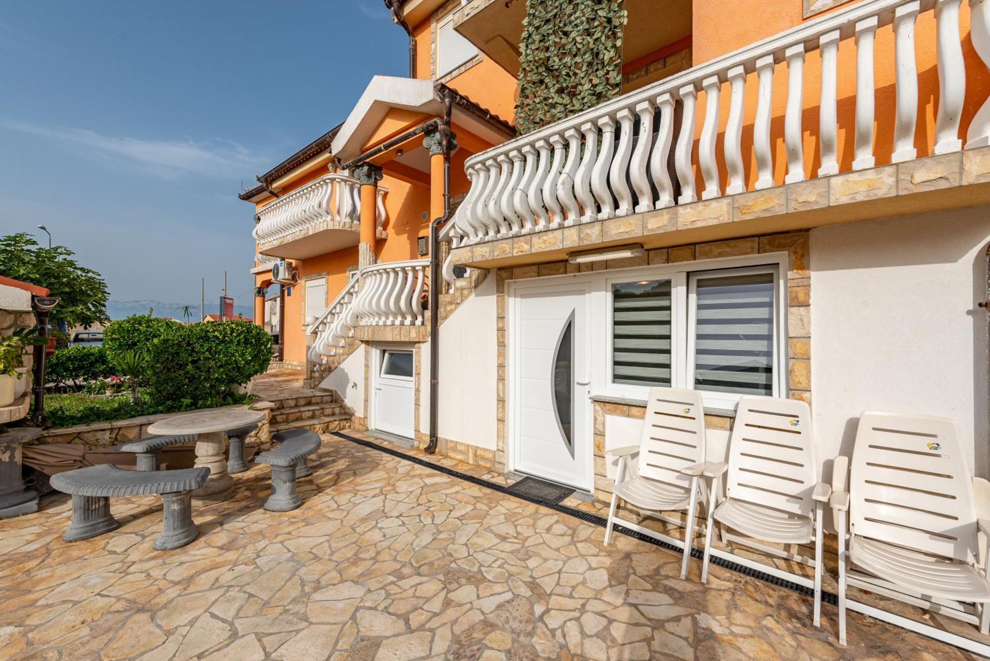 Nena Apartmani Vir Exterior photo