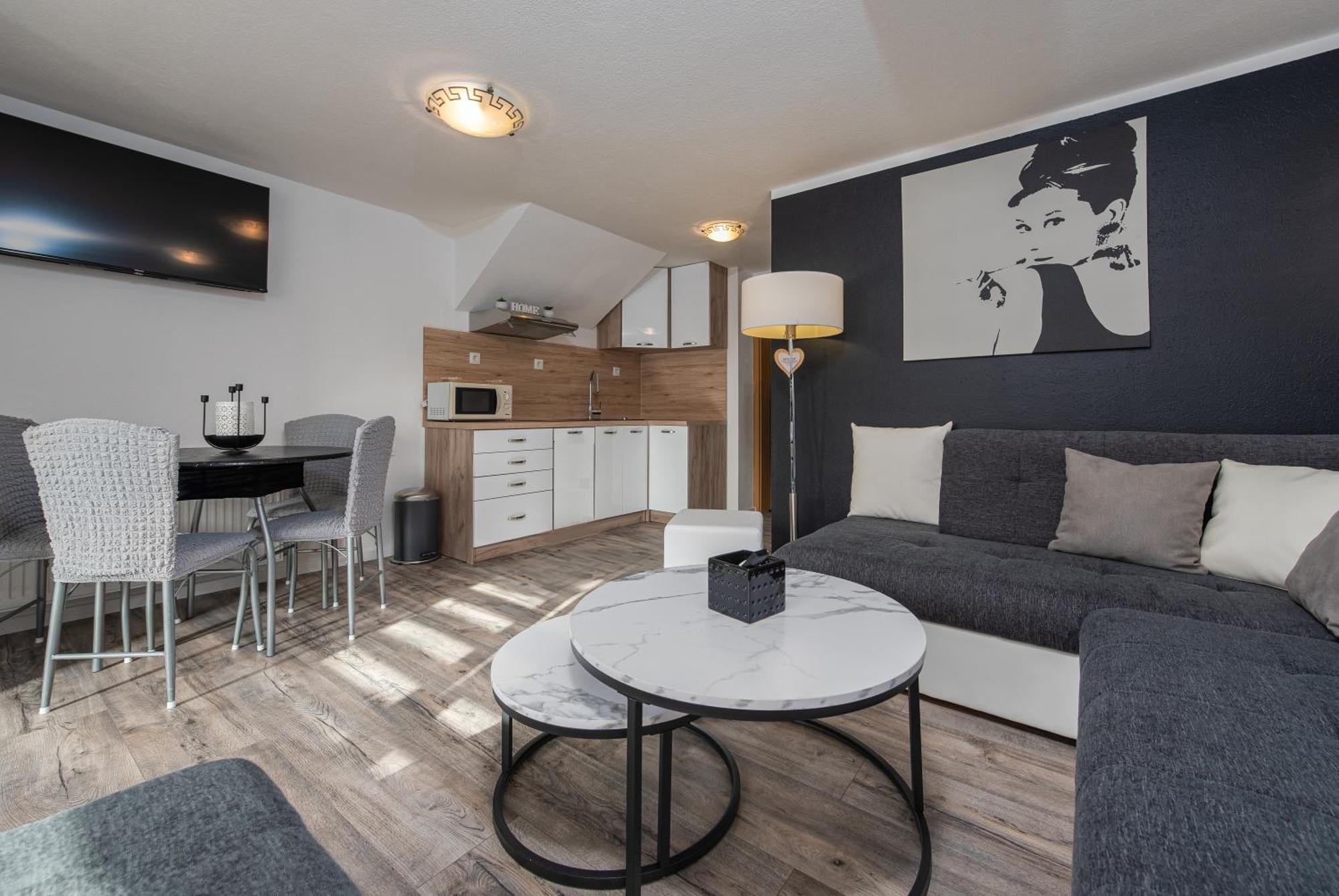 Nena Apartmani Vir Exterior photo