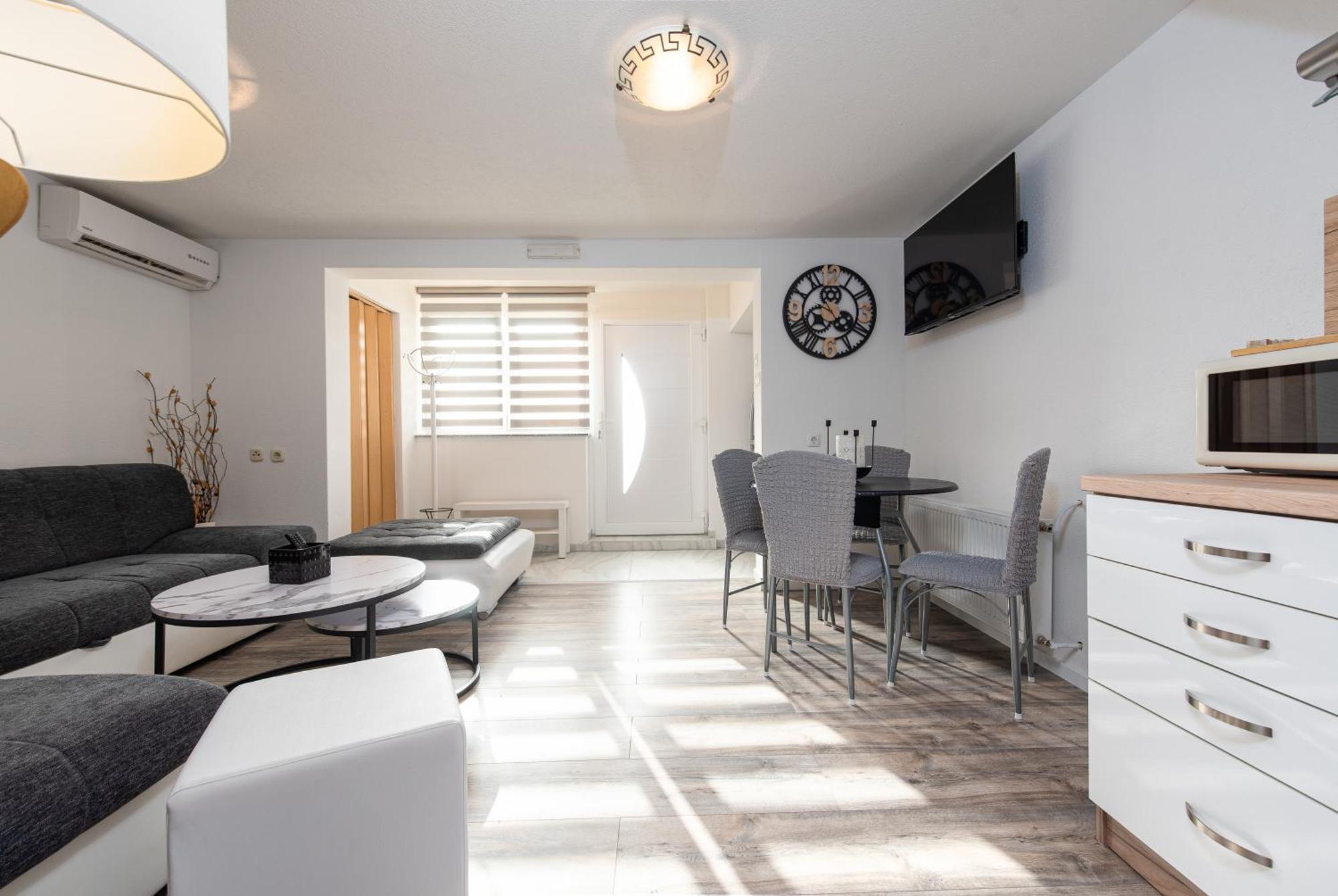 Nena Apartmani Vir Exterior photo
