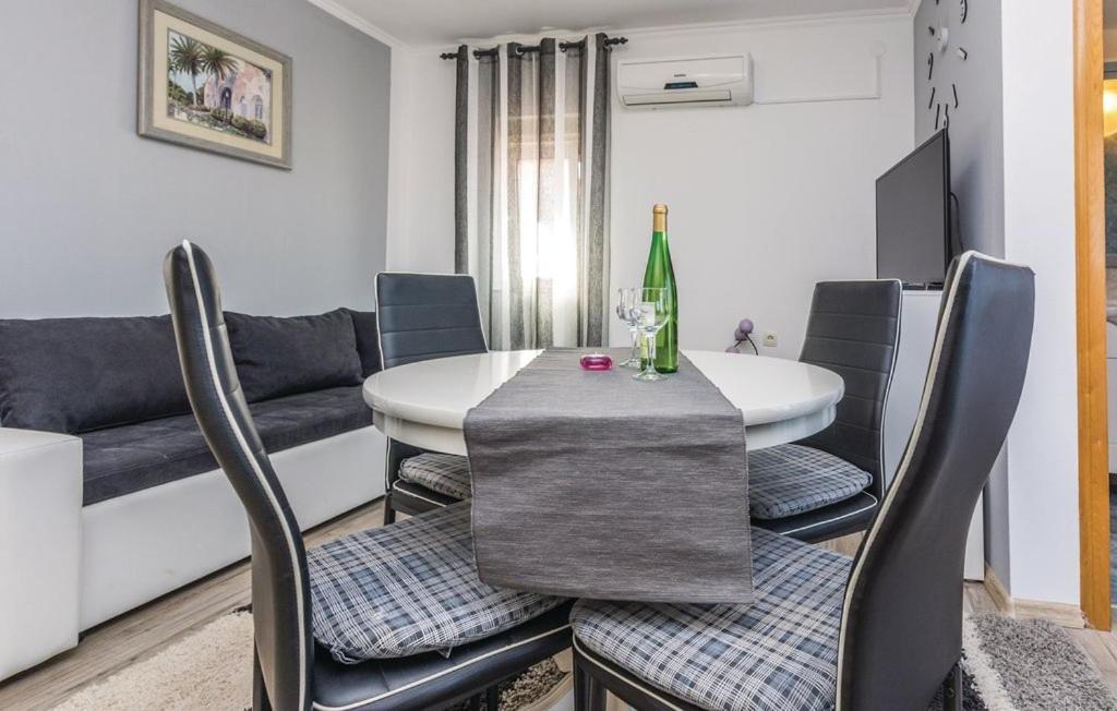 Nena Apartmani Vir Exterior photo
