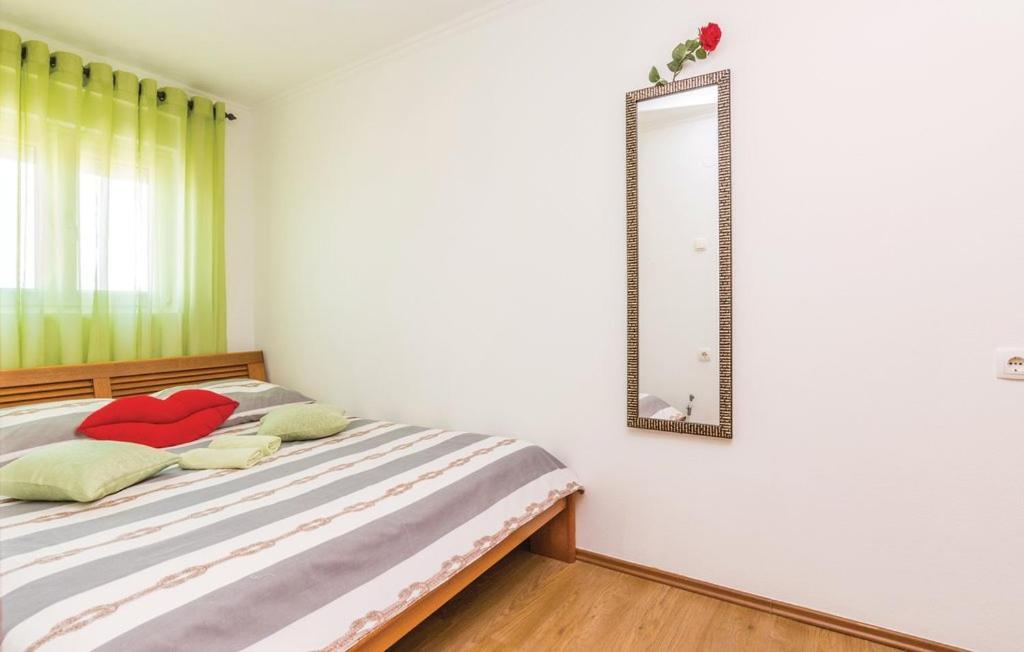 Nena Apartmani Vir Exterior photo
