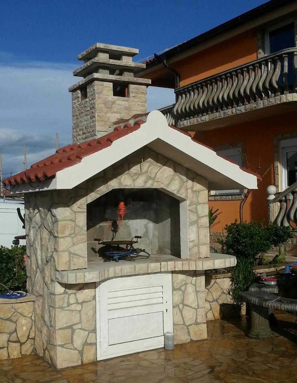 Nena Apartmani Vir Exterior photo