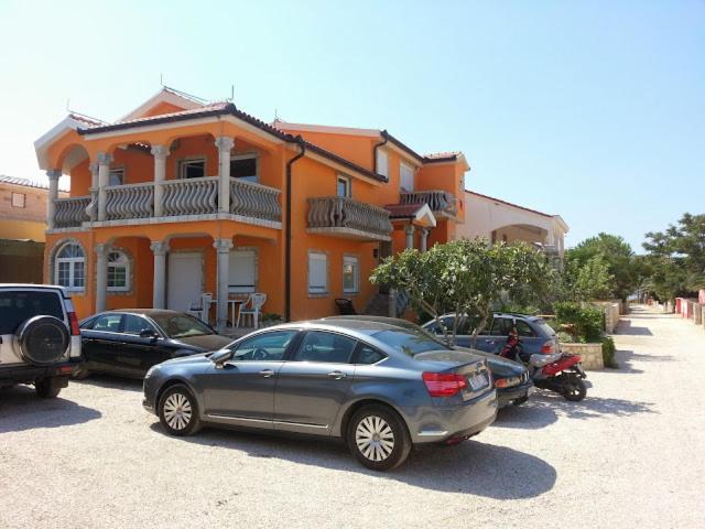 Nena Apartmani Vir Exterior photo