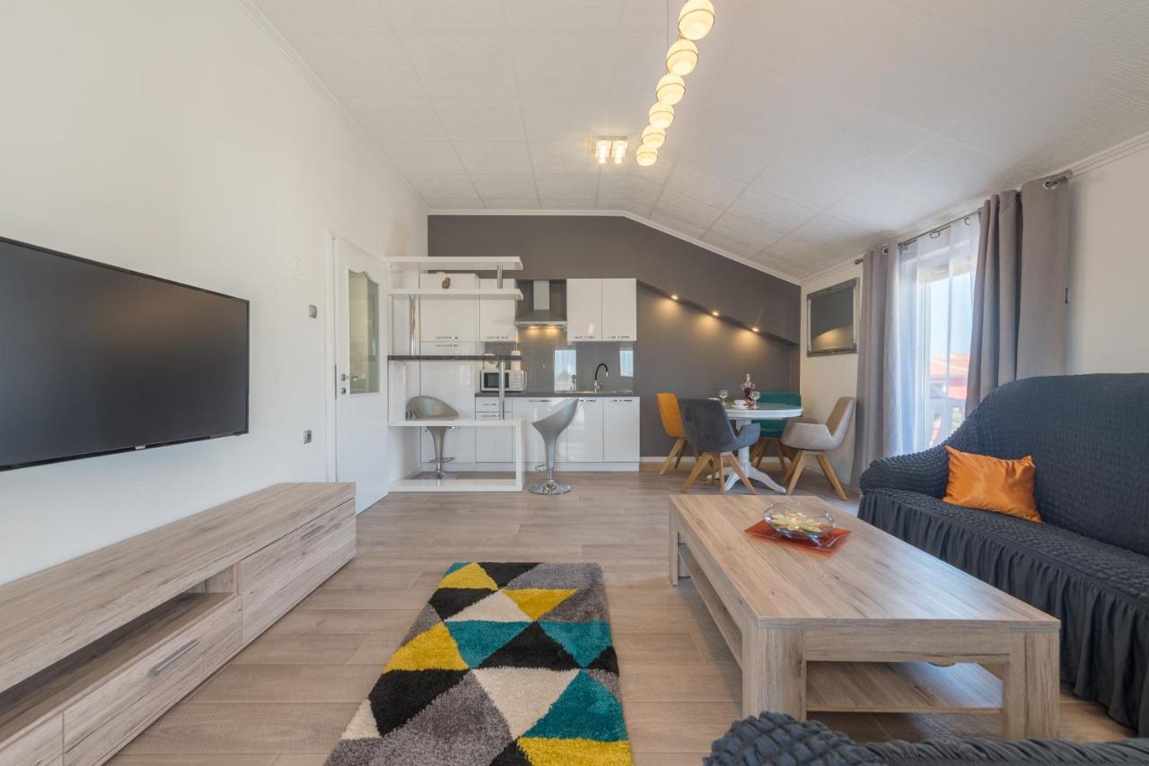 Nena Apartmani Vir Exterior photo